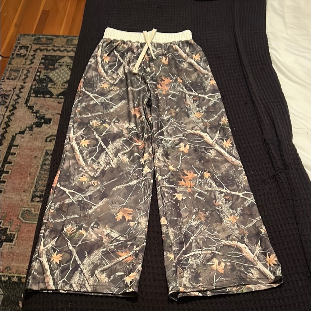 Women’s casual camo pants